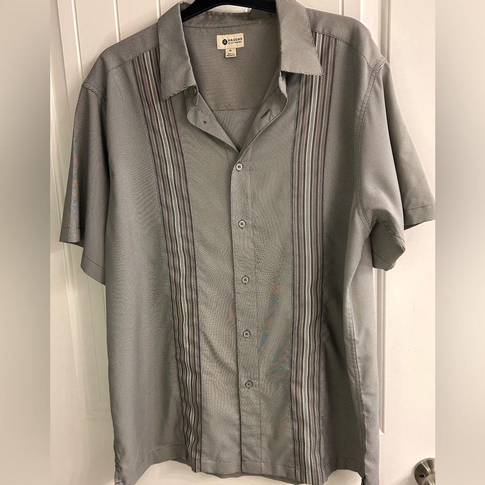 Haggar Clothing Men’s Button Up Shirt Gray Striped XL Short Sleeve